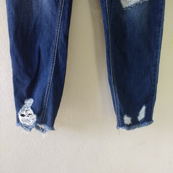 Kancan Distressed Raw Hem - Picture 4 of 7